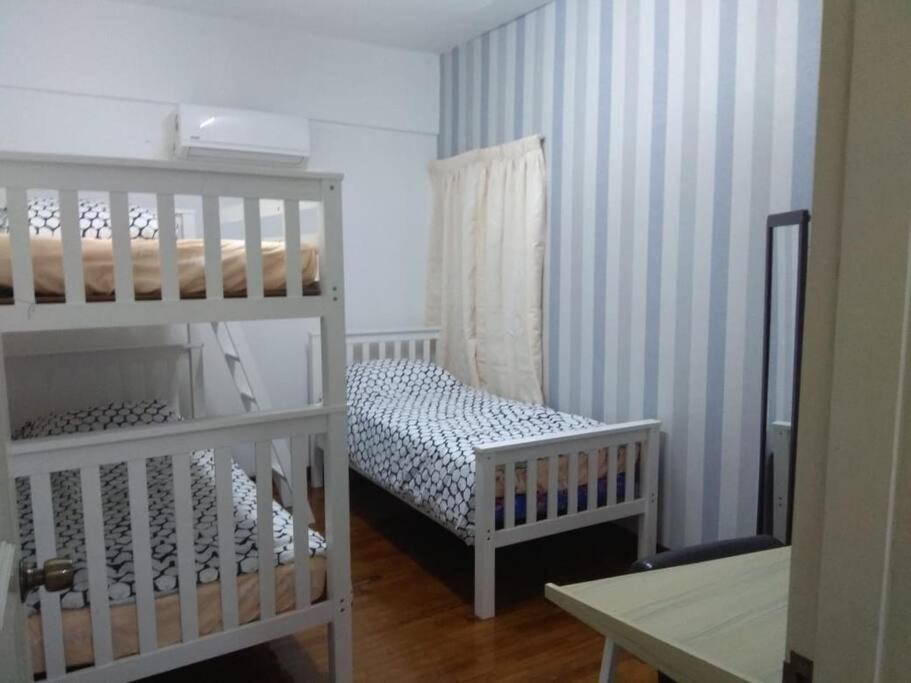3Rooms 10Pax Mc 5 Star Hotel Sofa&Bed Mrt Mcd Axiata Seri Kembangan Kültér fotó