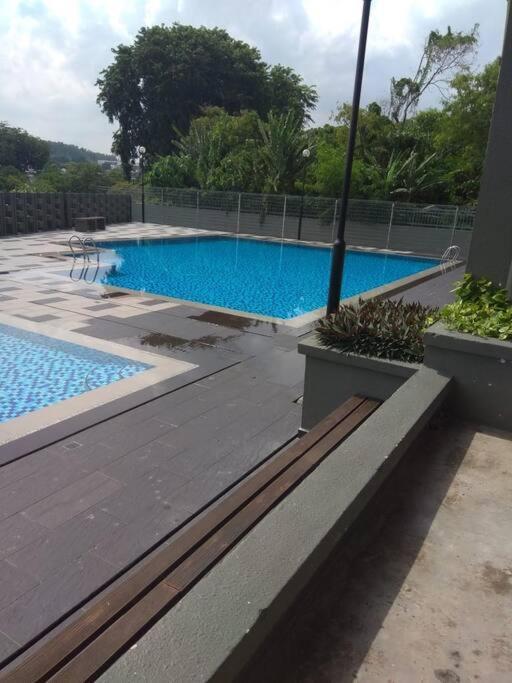 3Rooms 10Pax Mc 5 Star Hotel Sofa&Bed Mrt Mcd Axiata Seri Kembangan Kültér fotó